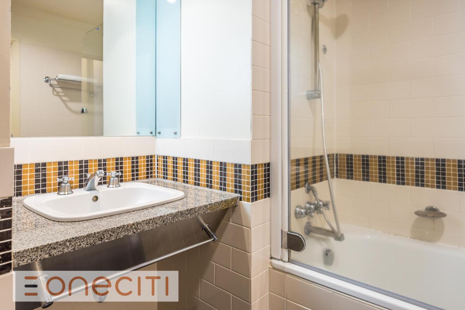 Perfect Pad In Heritage Complex Inn